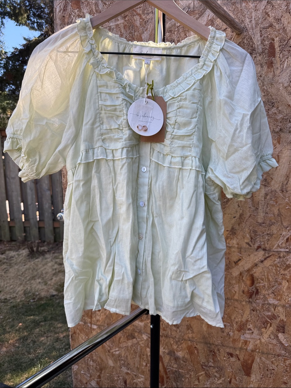 Ruffled Puff-Sleeve Blouse in Light Green